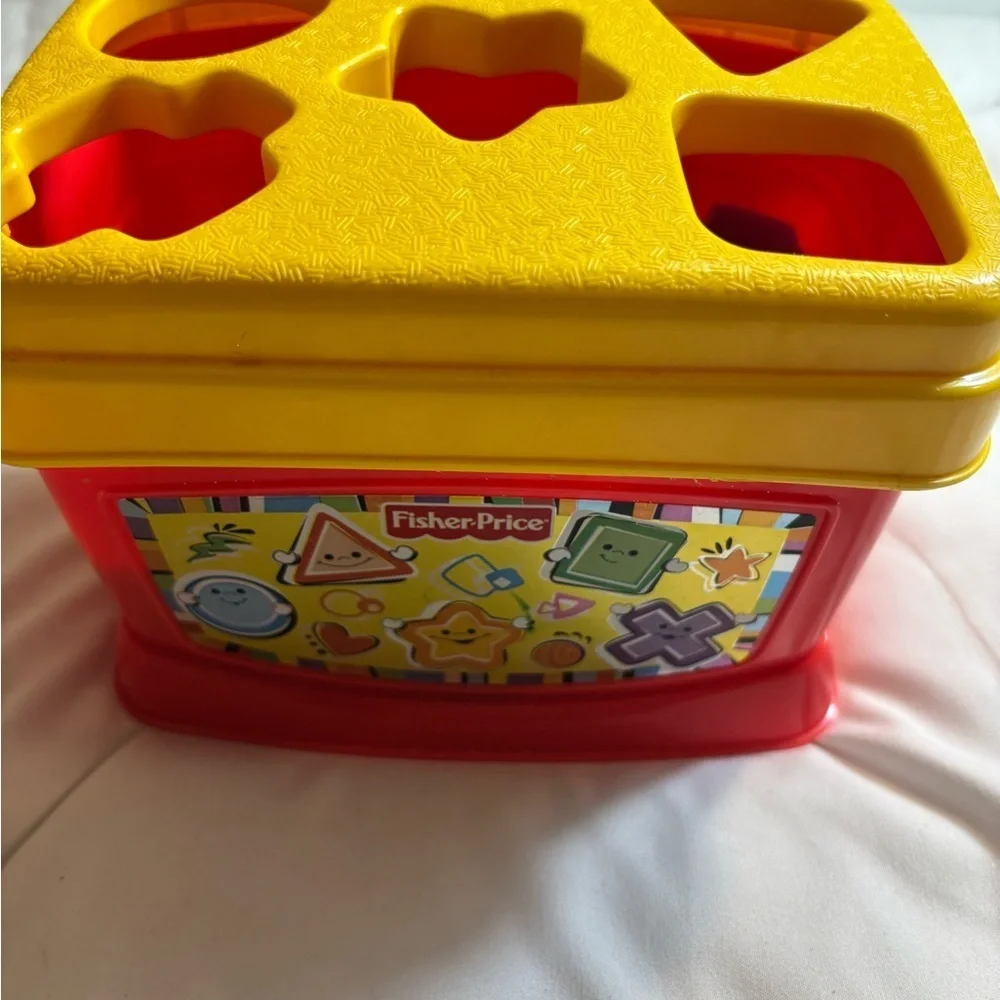 Fisher-Price Bright Red and Yellow Shape Sorter baby toddler toy